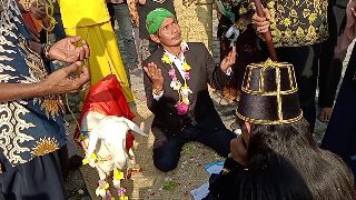 Heboh Seorang Pria Di Jatim Menikah Dengan Kambing,Ngaku Dapat Wangsit!