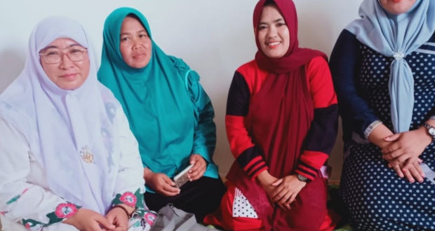 Bacawabup Nyai Eva Bersama Tokoh Muslimat NU Payudan Daleman