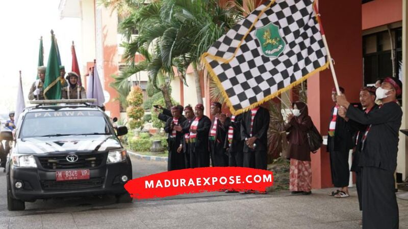 Bupati Fauzi Kibarkan Bendera Pataka, Ternyata Ini Maknanya…