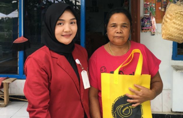 Kurangi Penggunaan Kantong Plastik Ala PMM UMM Banyuwangi