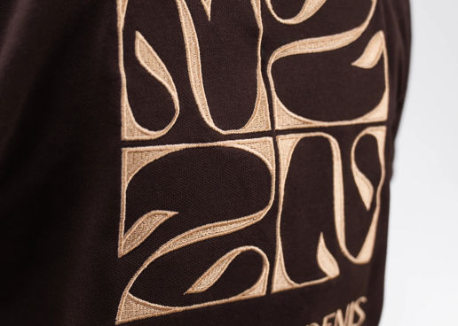 Broderie dans le dos