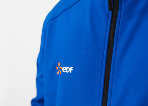 Broderie petit format sur veste softshell