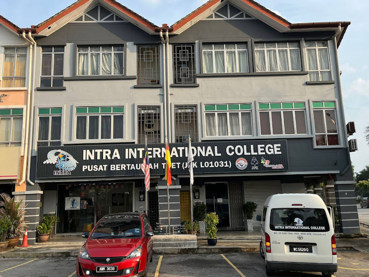 Intra International College - Photo 1