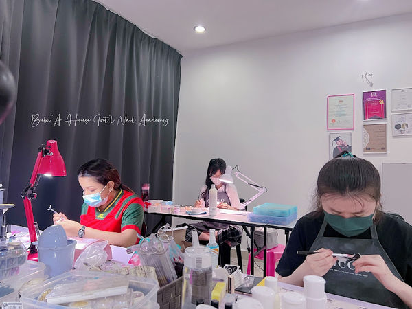 Bubu'A House International Nail Academy(Nail & Makeup Studio)
