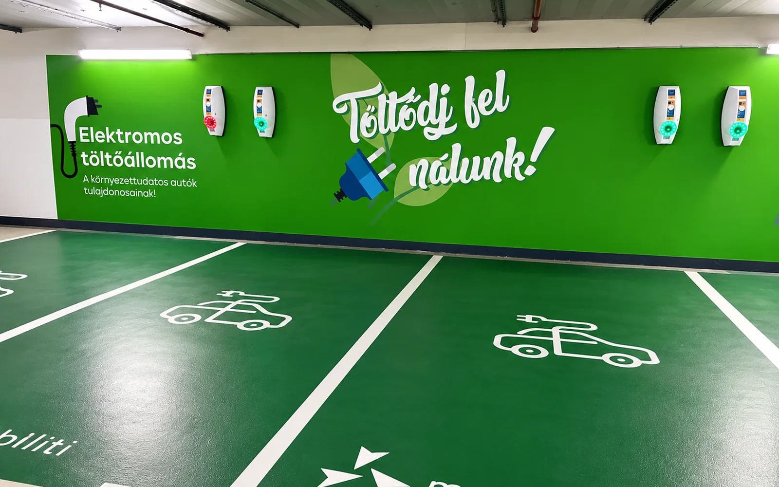 Elektromos töltőállomás a Malom Központban