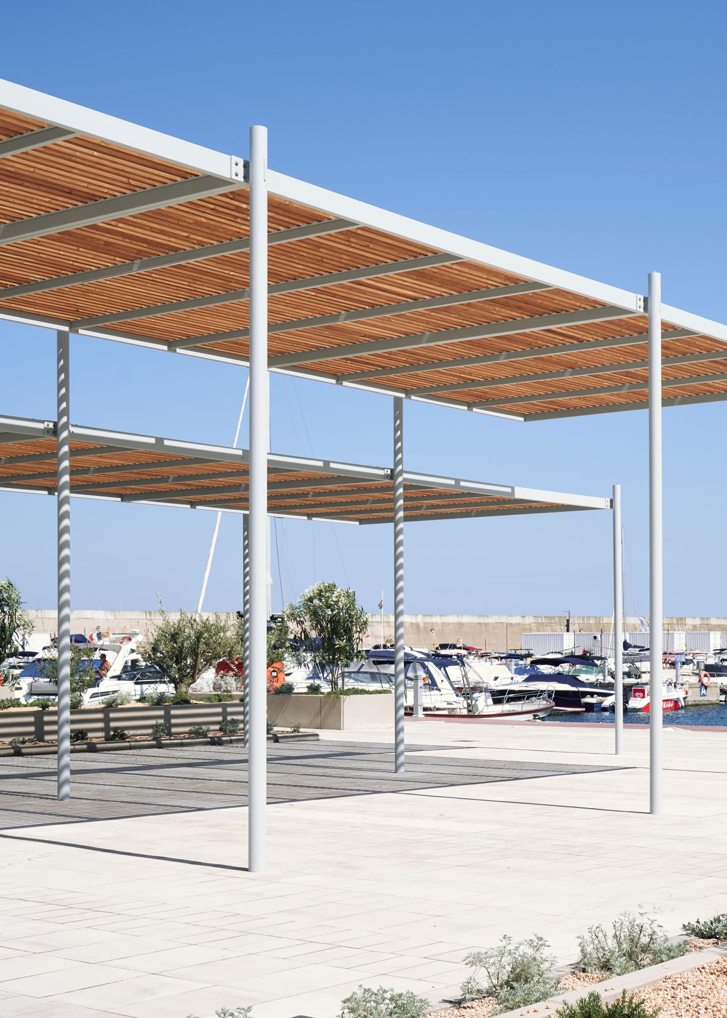 Pergola shade structure