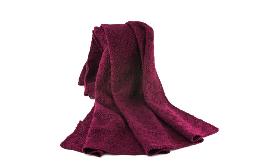 Megztas merino vilnos tamsiai raudonos (bordo) spalvos pledukas kūdikiui aksesuarai | pledukai | megztas merino vilnos tamsiai raudonos (