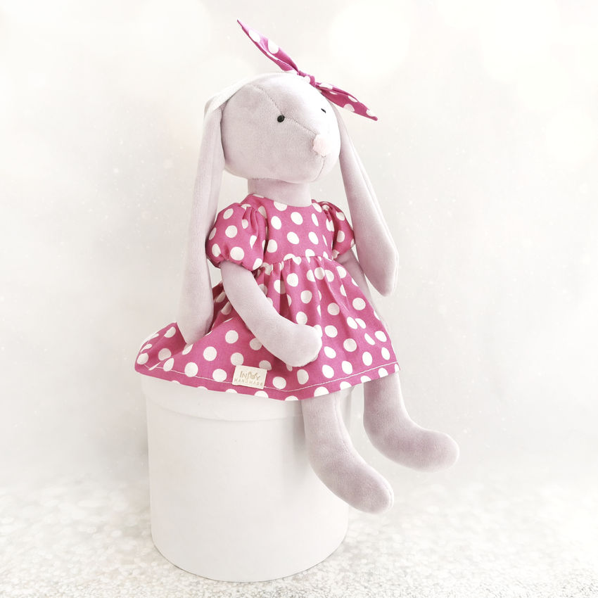 Rankų darbo zuikutė su suknyte, 35 cm ūgio. alyvinės spalvos žaislai | minkšti | rankų darbo zuikutė su suknyte, 35 cm ūg