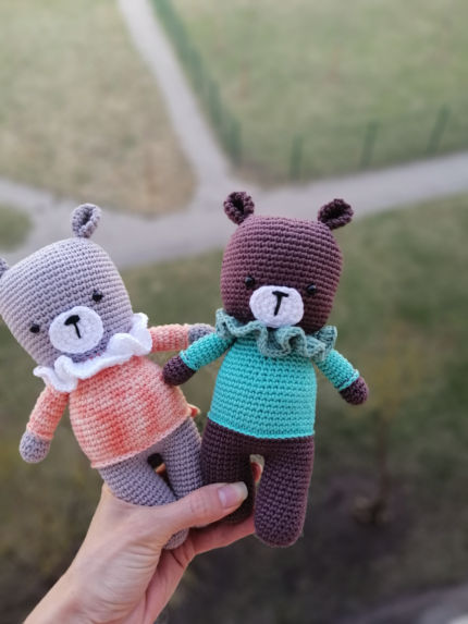 žaislai | minkšti | Minkštas nertas meškutis su megztiniu ūg