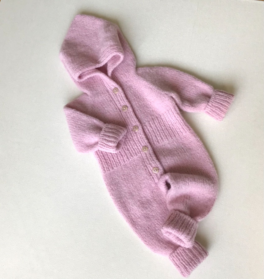 Megztas kombinezonas mažylei 3-6 mėn. bukle merino vilna. spalva rožinė. apranga mergaitėms | Komplektukai | megztas kombinezonas mažylei 3-6 mėn. bu