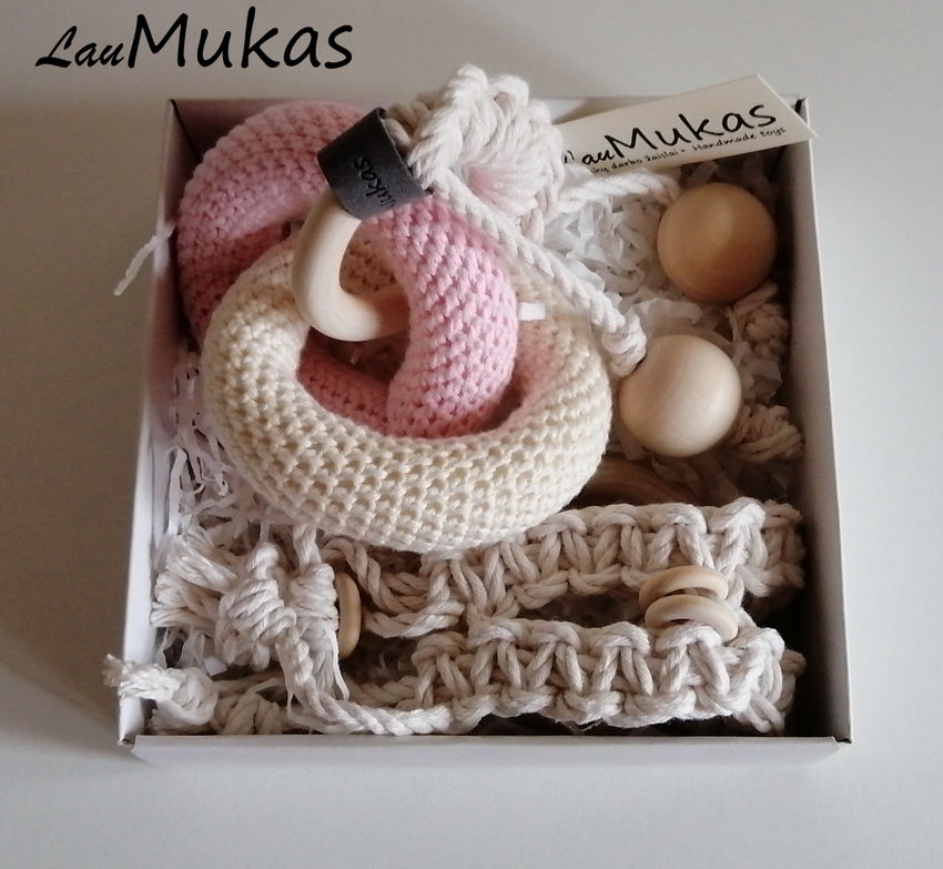 Barškutis - kramtukas iš natūralių medžiagų. 22cm. spalva rožinė - balta. žaislai | barškučiai | barškutis - kramtukas iš natūralių medži