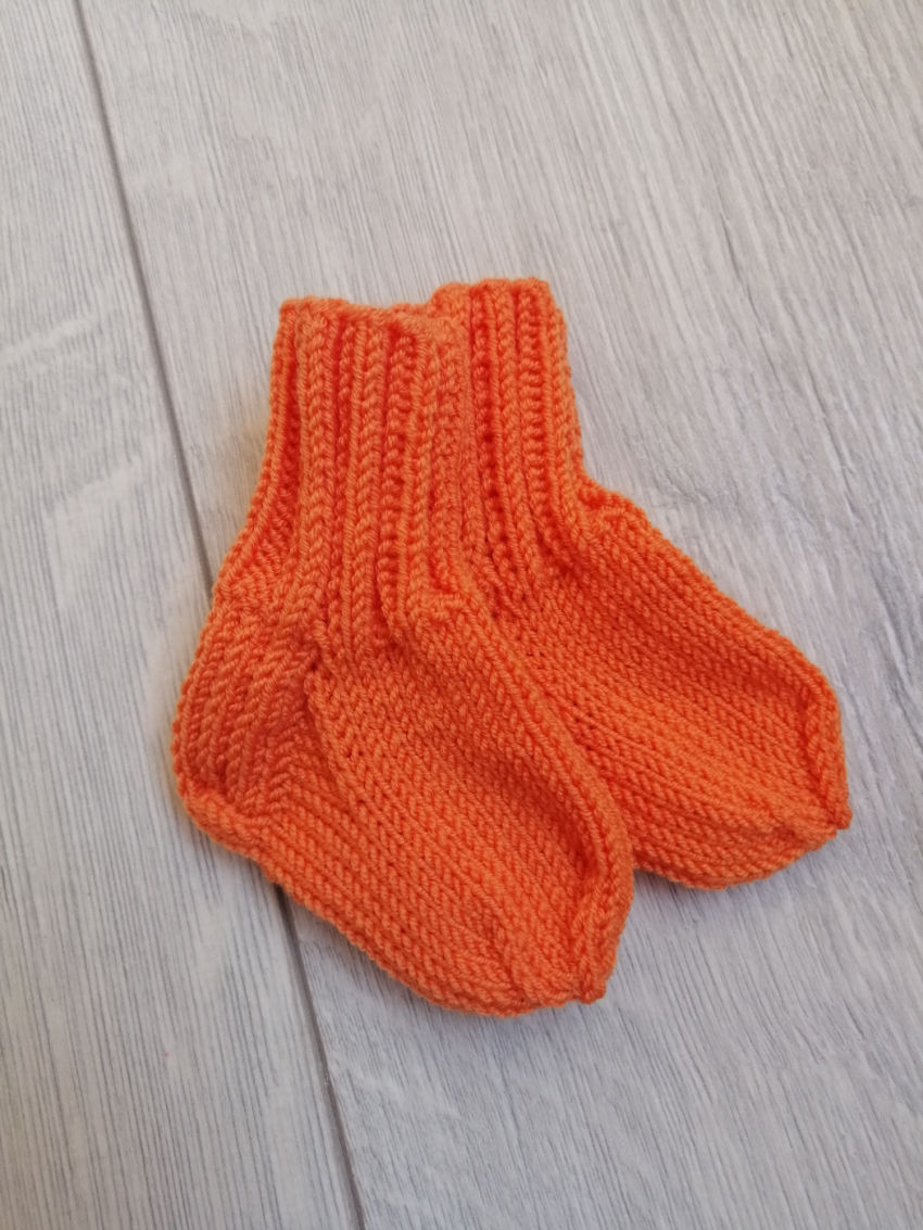 Rankų darbo megztos merino vilnos kojinaitės kūdikiams avalynė | kojinės | rankų darbo megztos merino vilnos kojina