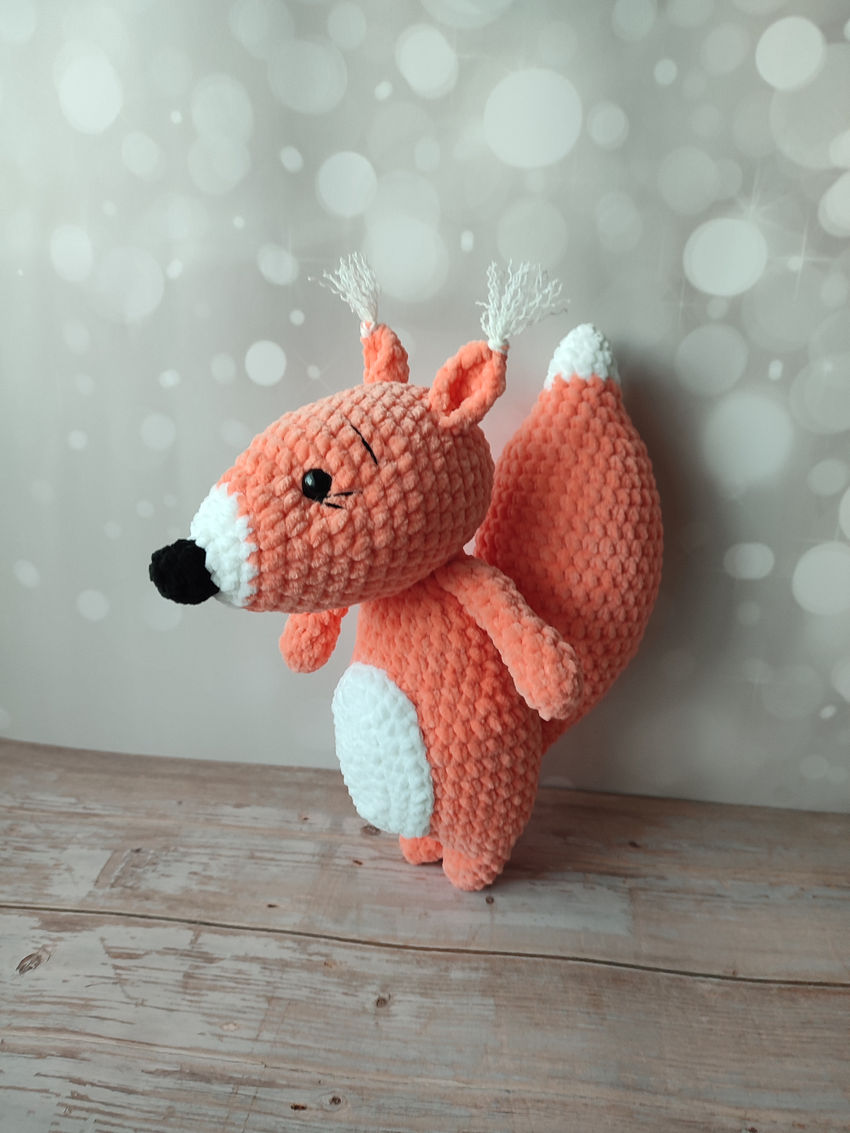 Pliušinių siūlų žaislas - voveraitė. ilgis apie 33 cm. žaislai | minkšti | pliušinių siūlų žaislas - voveraitė. ilg