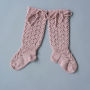 avalynė | kojinės | rožinės medvilninės kiauraraščiu megztos