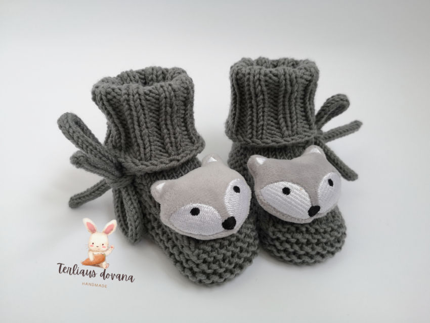 Merino vilnos tapukai su dekoracija "vilkas". galima rinktis spalvą. avalynė | tapukai | merino vilnos tapukai su dekoracija "vi