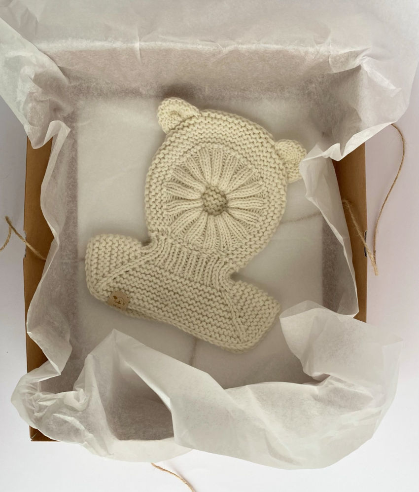 Merino vilnos kepurytė-šalmukas "meškutis", balta, 0-6 mėn apranga | Kepurės | merino vilnos kepurytė-šalmukas "meškuti