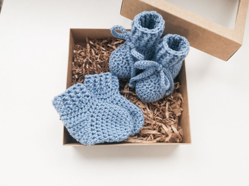 Tapukų ir kojinyčių rinkinys naujagimiui; 0-3 mėn. 9cm avalynė | tapukai | tapukų ir kojinyčių rinkinys naujagimiui