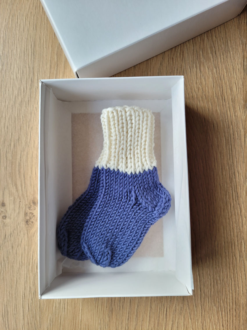 100 merino vilnos kojinės naujagimiui 9cm dovanų dėžutėje avalynė | kojinės | 100 merino vilnos kojinės naujagimiui 9c