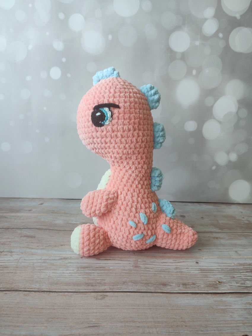 Rankų darbo pliušinis žaislas - dinozauriukas. aukštis 25 cm. žaislai | minkšti | rankų darbo pliušinis žaislas - dinozaur