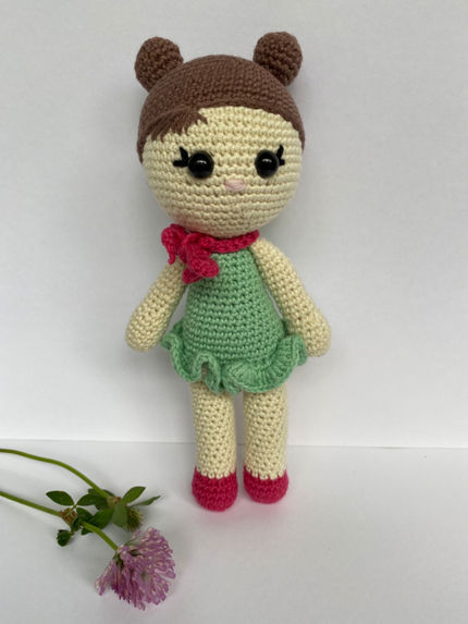 žaislai | minkšti | Mažytė lelytė su žalia suknele 22 cm