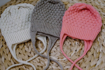 apranga | Kepurės |  merino vilnos kepurytė su raišteliais k