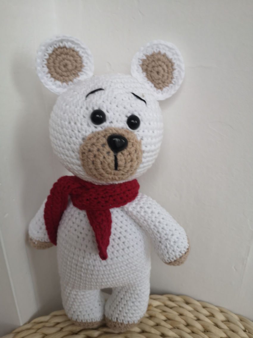 Nertas žaislas" baltas meškutis"28 cm. aukščio, medvilniniai siūlai žaislai | minkšti | nertas žaislas" baltas meškutis"28 cm.