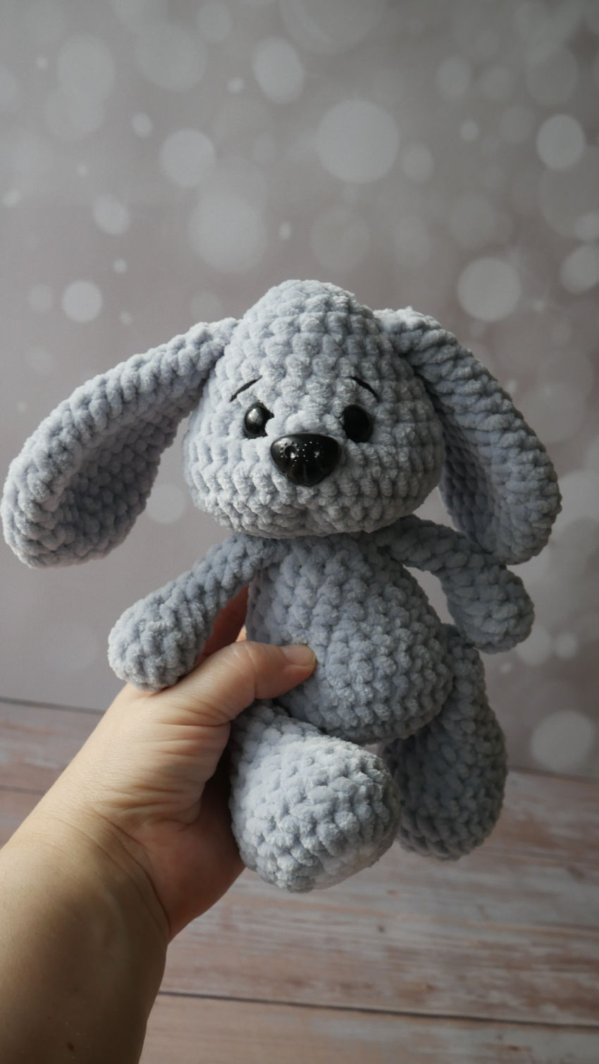Pliušinis žaislas - šuniukas. aukštis su ausimis 22 cm. pilkos spalvos žaislai | minkšti | pliušinis žaislas - šuniukas. aukštis su