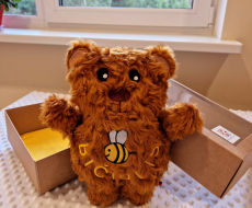 Siuvinėtas meškutis bičiulis🤗, 25 cm. personalizuota dovana vaikui dėžutėje💛
