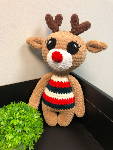 žaislai | minkšti | Minkšta kalėdinė elniukė 36 cm aukščio �