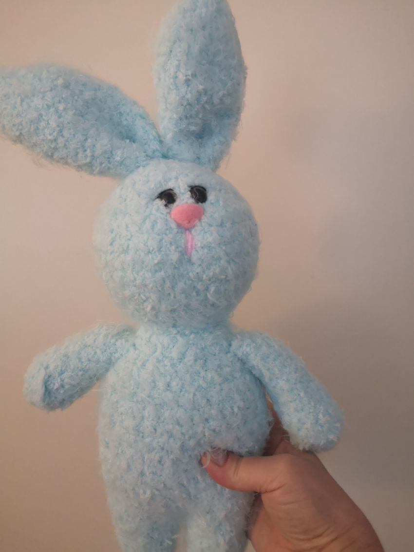 Nertas žaislas! žydras zuikis 40 cm aukščio pūkuoti siūlai žaislai | minkšti | nertas žaislas! žydras zuikis 40 cm aukš