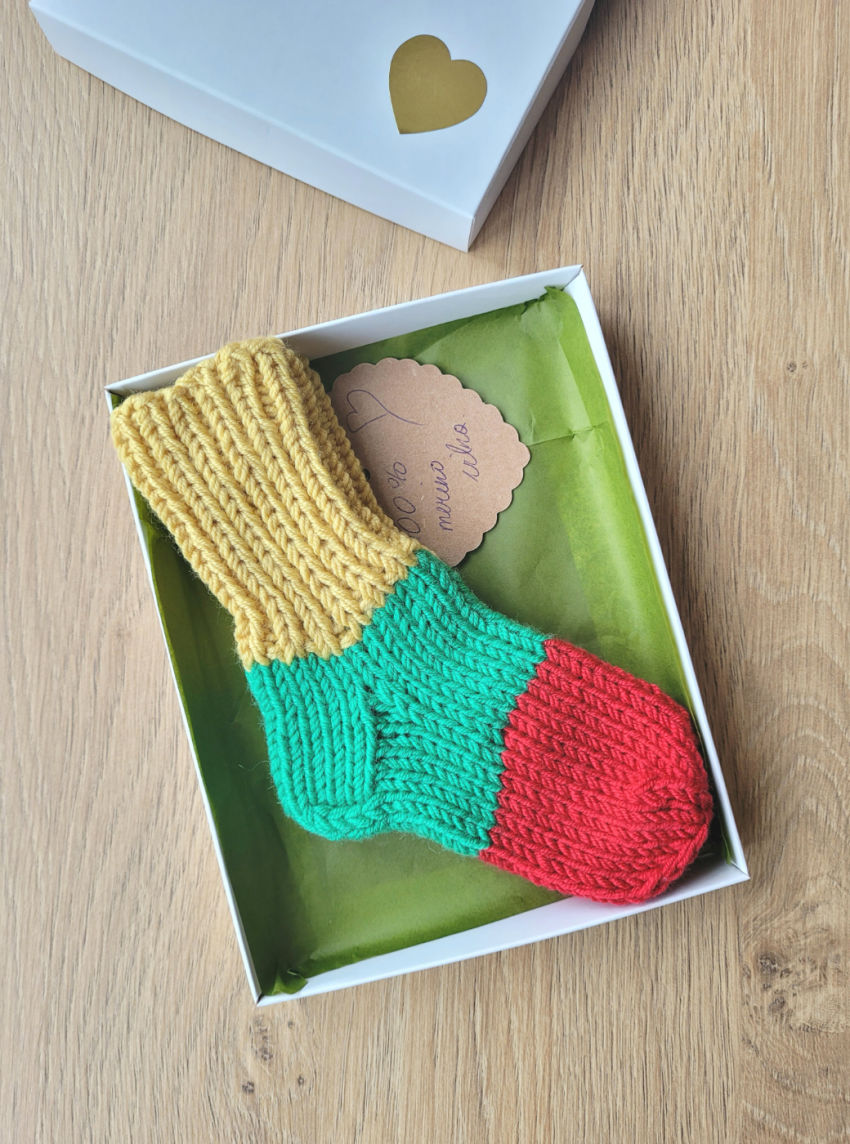 100% merino vilna. 9 cm. dovanų dėžutėje avalynė | kojinės | 100% merino vilna. 9 cm. dovanų dėžutėje