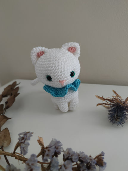žaislai | minkšti | Nertas žaislas "baltas kačiukas", 12 cm 