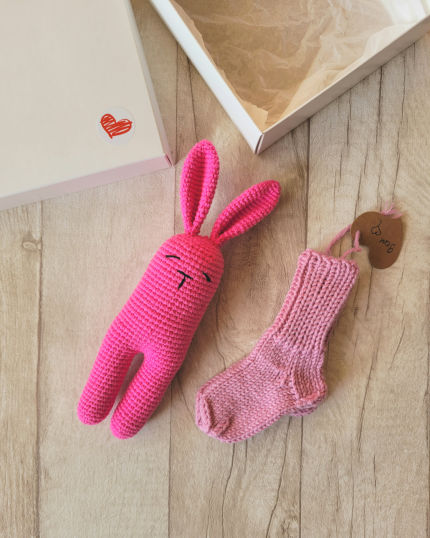 Miego draugelis baubošelis 21 cm ir kojinaitės 9 cm dovanų dėžutėje Dovanos | naujagimiams | Miego draugelis baubošelis 21 cm ir koji