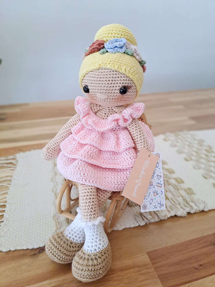 Nerta rankų darbo lėlė 'izabelė', 40cm aukščio, minkštas didelis žaislas žaislai | lėlės | nerta rankų darbo lėlė 'izabelė', 40cm a