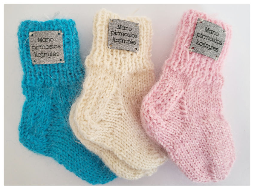 Merino ir alpakos vilnos siūlais megztos mano pirmosios kojinytės Dovanos | naujagimiams | merino ir alpakos vilnos siūlais megzto