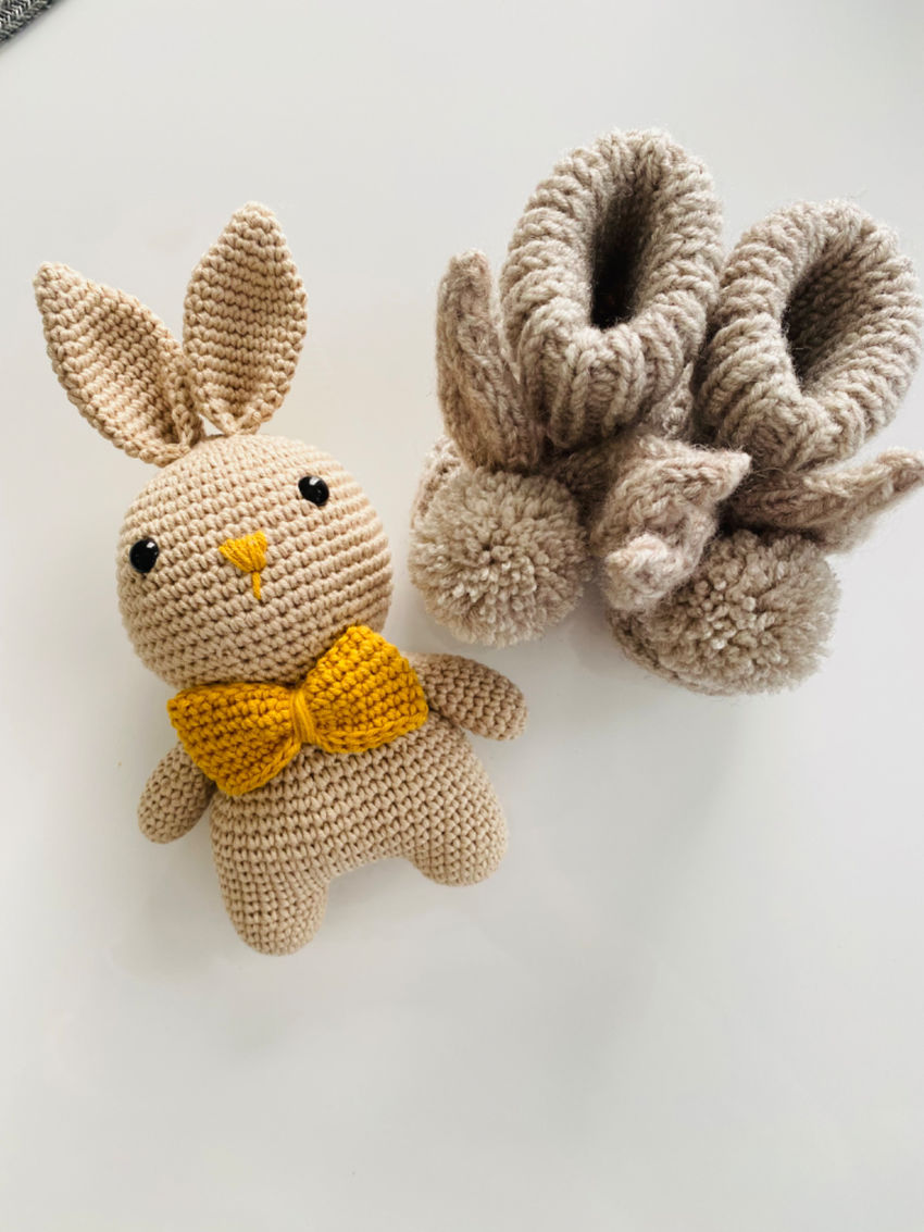 Žaislas zuikis ir merino vilnos tapukai žaislai | minkšti | žaislas zuikis ir merino vilnos tapukai