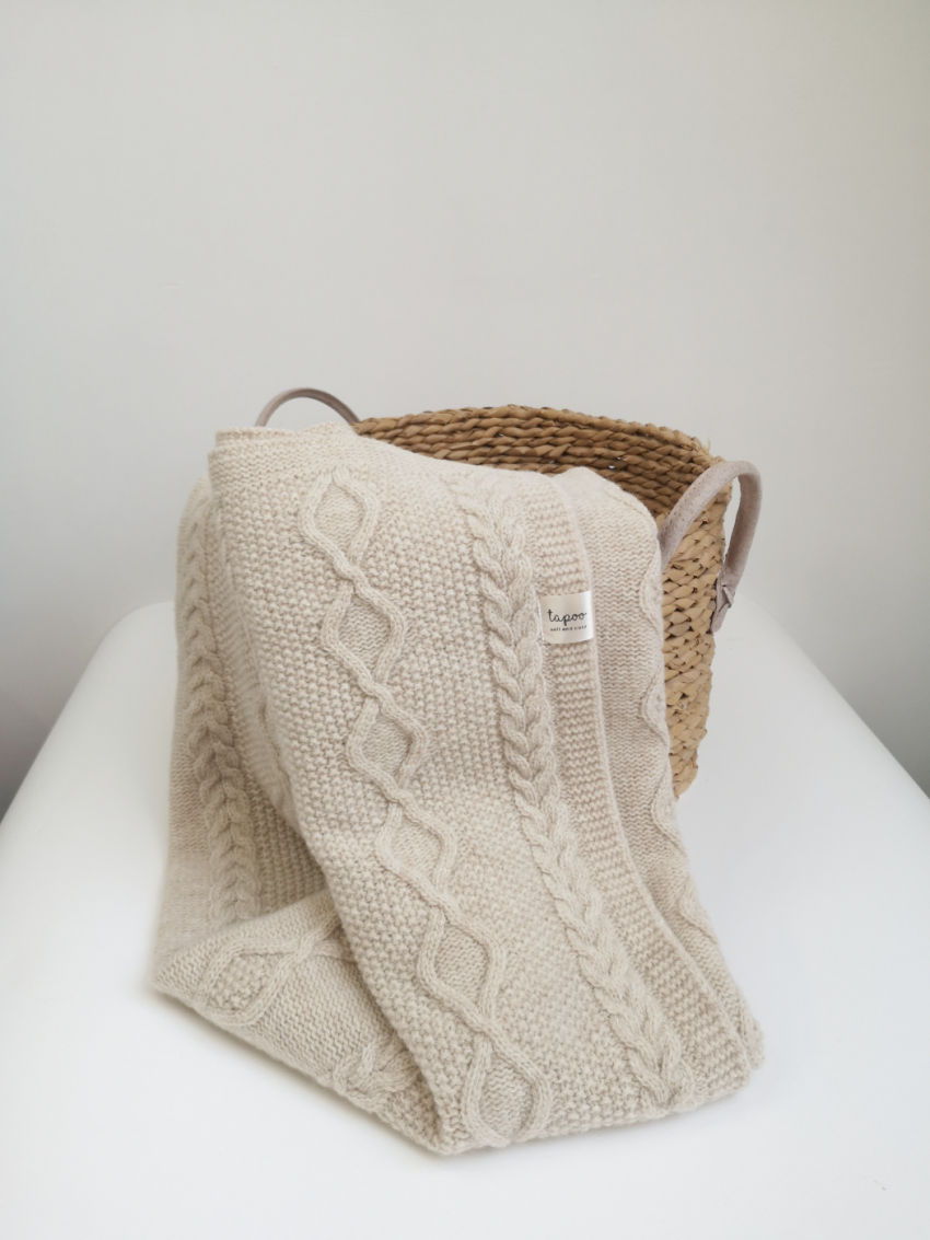 Smėlio spalvos merino vilnos pledukas tapoo aksesuarai | pledukai | smėlio spalvos merino vilnos pledukas ta