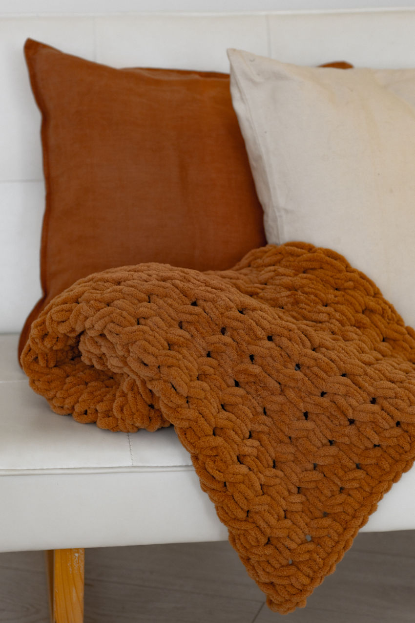 Garstyčių rudos spalvos pledukas puffy 80x110 cm aksesuarai | pledukai | garstyčių rudos spalvos pledukas puffy 8