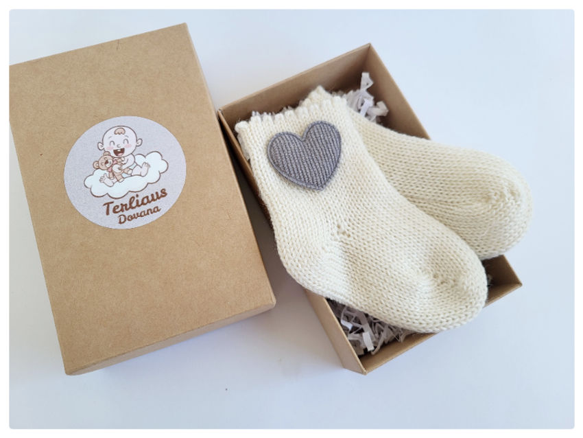 avalynė | kojinės | naujagimio vilnos kojinytės galima rinkt
