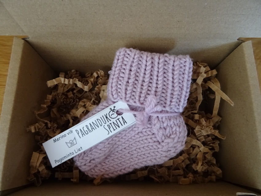 Megztos rankomis 100 proc merino vilnos naujagimio kojinytės avalynė | kojinės | megztos rankomis 100 proc merino vilnos
