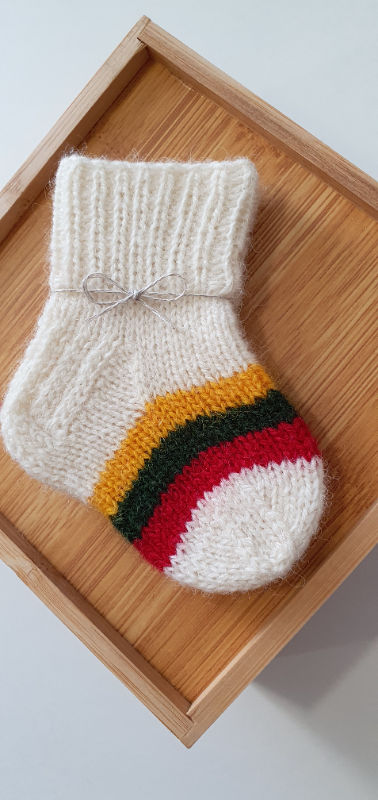 Šiurkščios vilnos kojinytės naujagimiui pėdutės ilgis 9cm 
