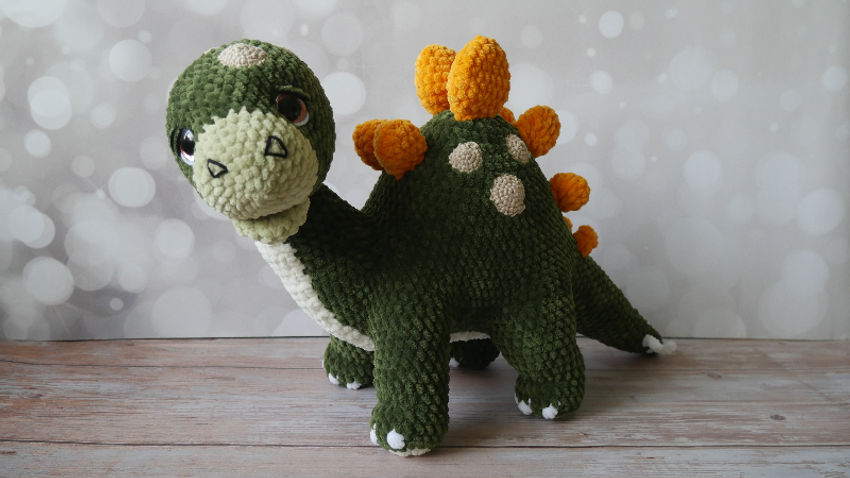 Rankų darbo pliušinis žaislas dinozauras 27x40 cm tamsiai žalios spalvos žaislai | minkšti | rankų darbo pliušinis žaislas dinozauras