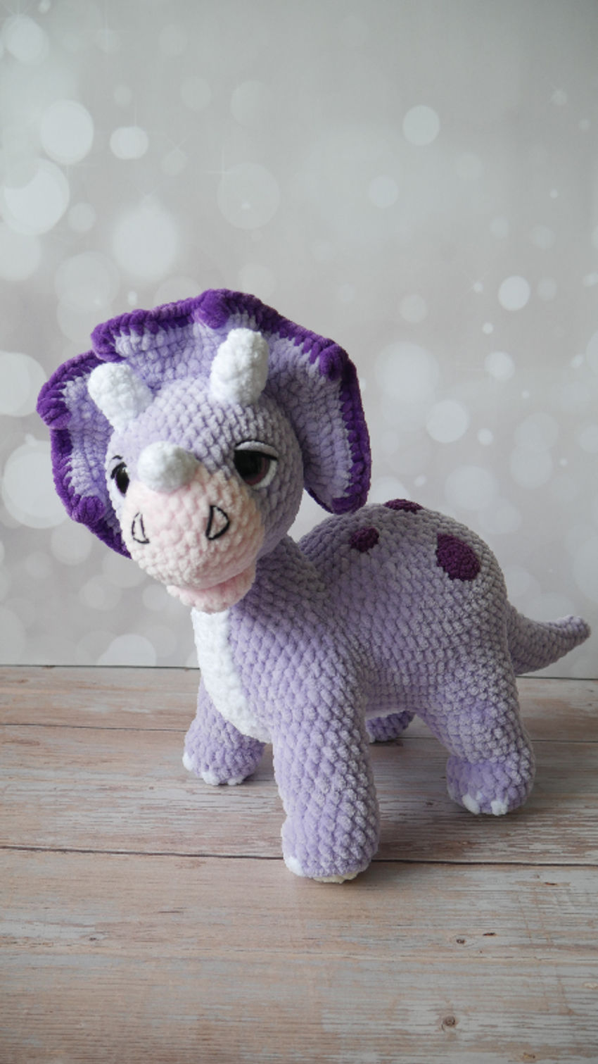 Rankų darbo pliušinis žaislas dinozauras 29x33 cm violetinės spalvos žaislai | minkšti | rankų darbo pliušinis žaislas dinozauras