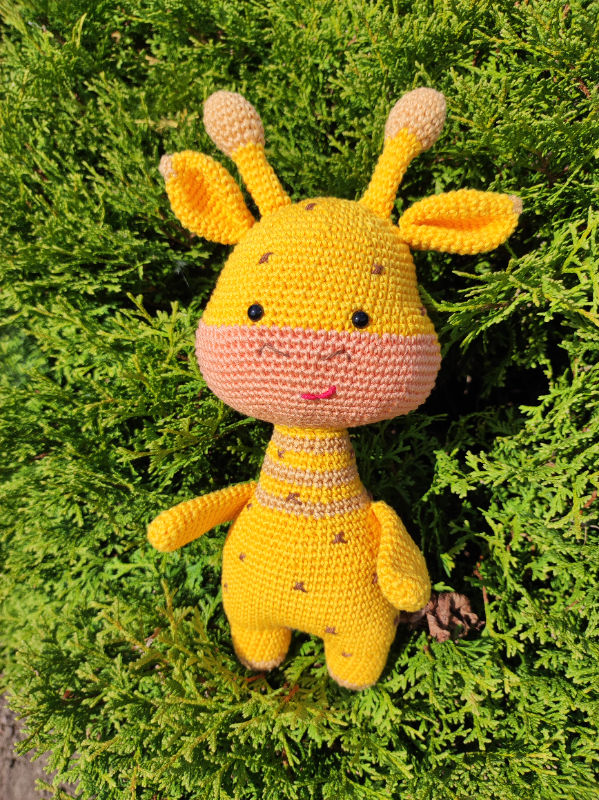 Didelė minkšta žirafa pūstažandė ūgis 25 cm be ragelių