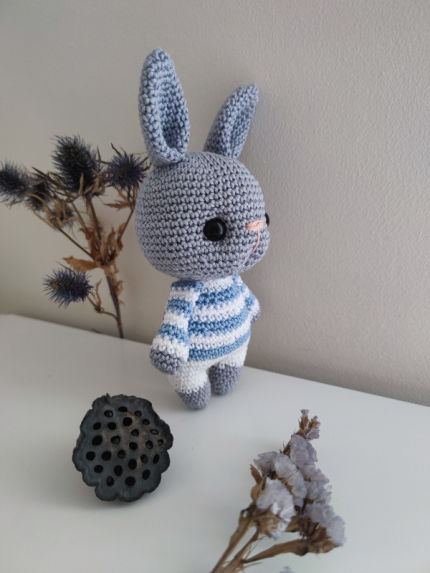 žaislai | minkšti | Nertas žaislas pilkas zuikutis 21 cm ilg