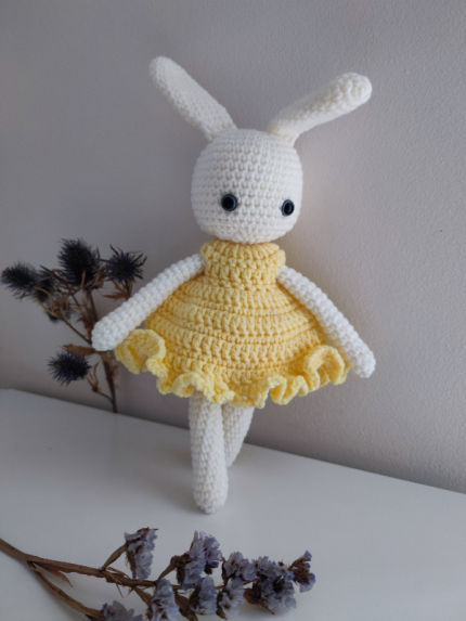 žaislai | minkšti | Nerta zuikutė su geltona suknele 30 cm i