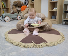 Funkcionalioji pagalvė su žaidimų kilimėliu šokoladas