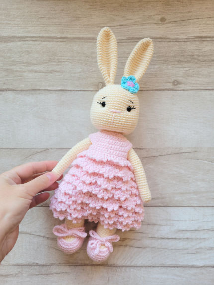 nerta rankų darbo zuikutė dovanų dėžutėje 35 cm ūgio žaislai | minkšti | nerta rankų darbo zuikutė dovanų dėžutė