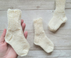 Kojinaičių komplektas 3 poros 9 cm dydžio pirmosios kojinaitės kūdikiui 
