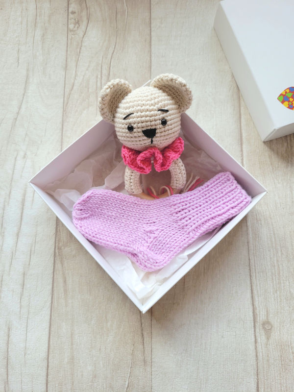 kramtuko barškučio ir kojinaičių komplektas kojinaitės 9 cm dovana kūdykiui